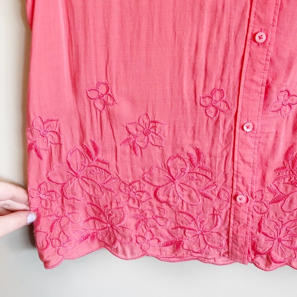 Hollister | Floral Detail Button Down - Picture 3 of 3